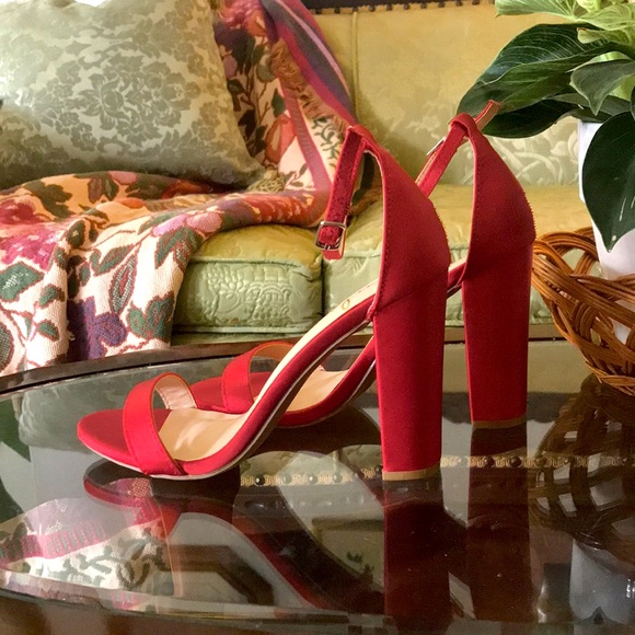 NWOT Red Satin Lulu’s Heels ❤️ - Picture 6 of 7
